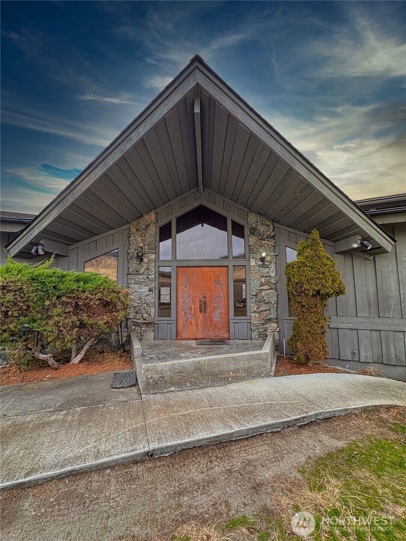 323 Eastlake Road