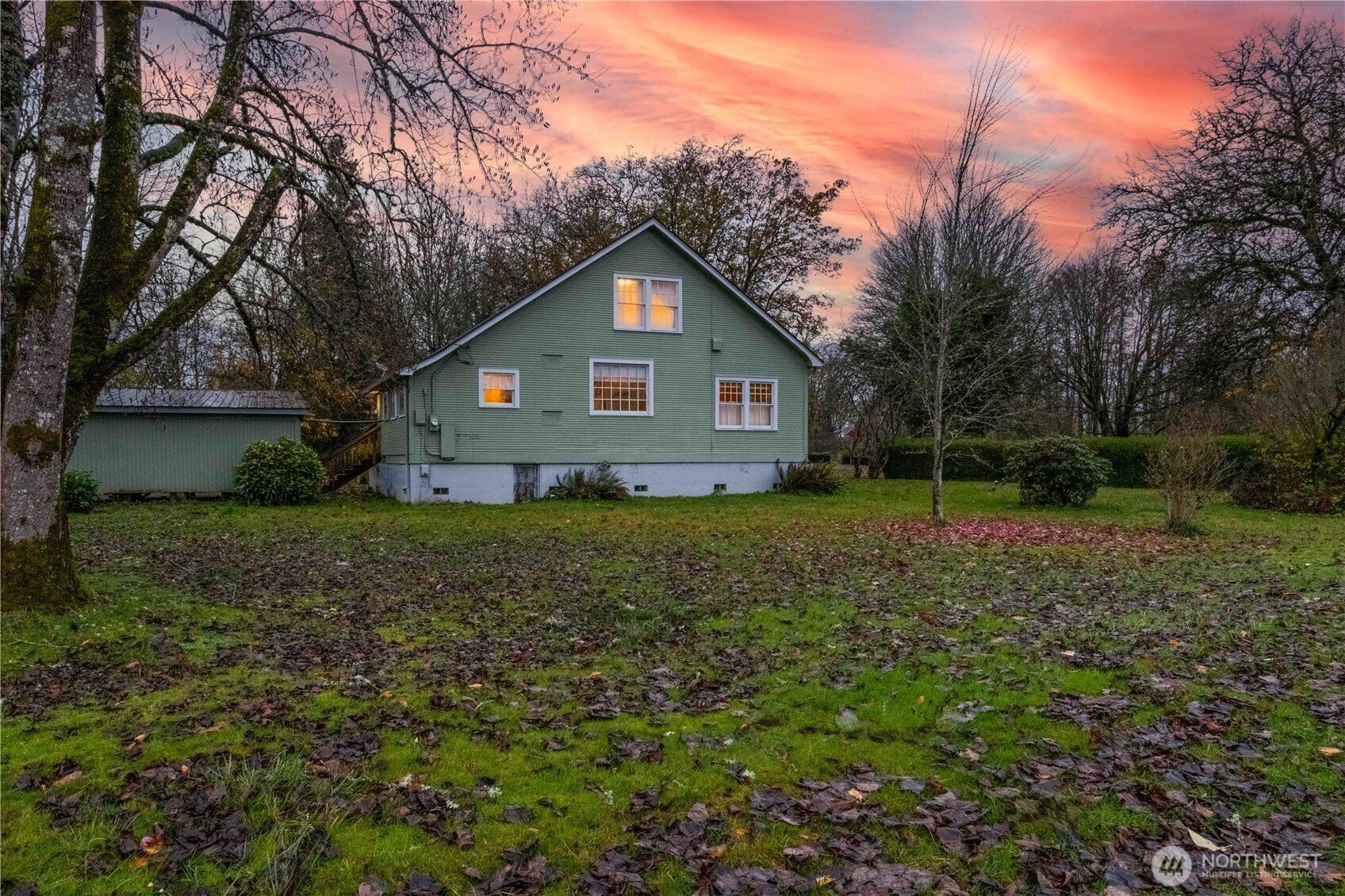 516 SW Riverside Drive