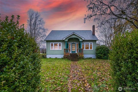 Photo of 516 SW Riverside Drive, Chehalis, WA 98532 (MLS # 2544585)