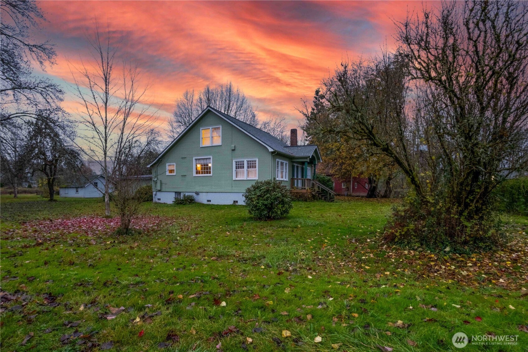 516 SW Riverside Drive