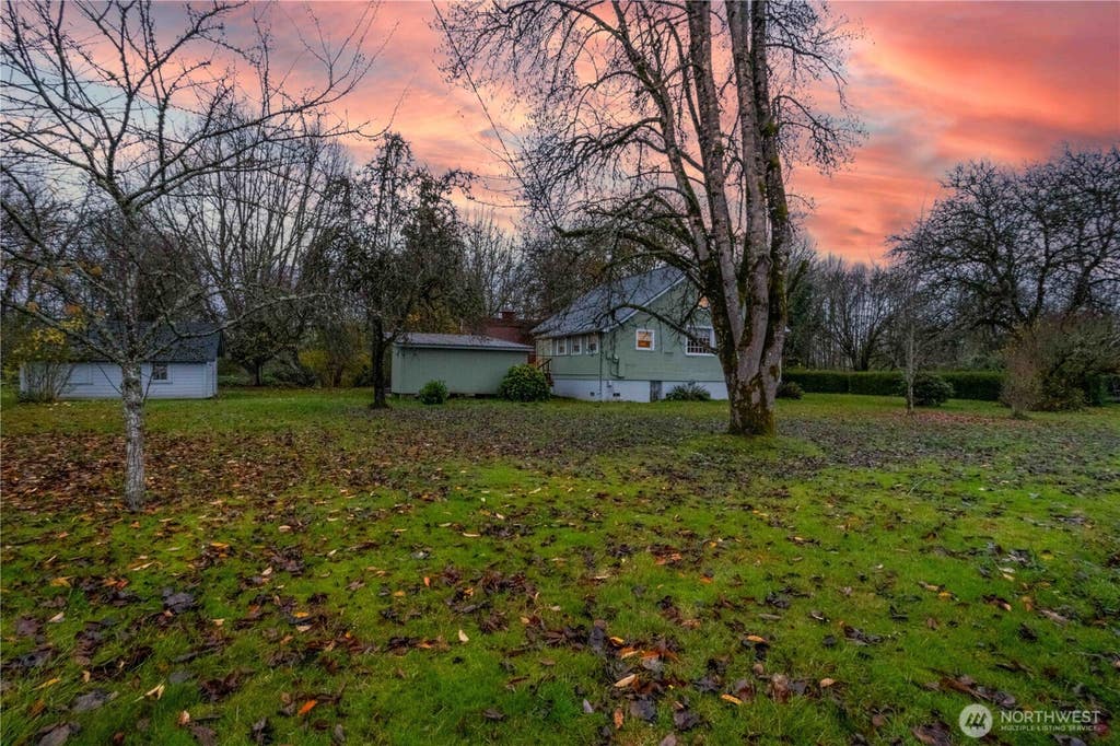 Photo of 516 SW Riverside Drive, Chehalis, WA 98532 (MLS # 2544585)