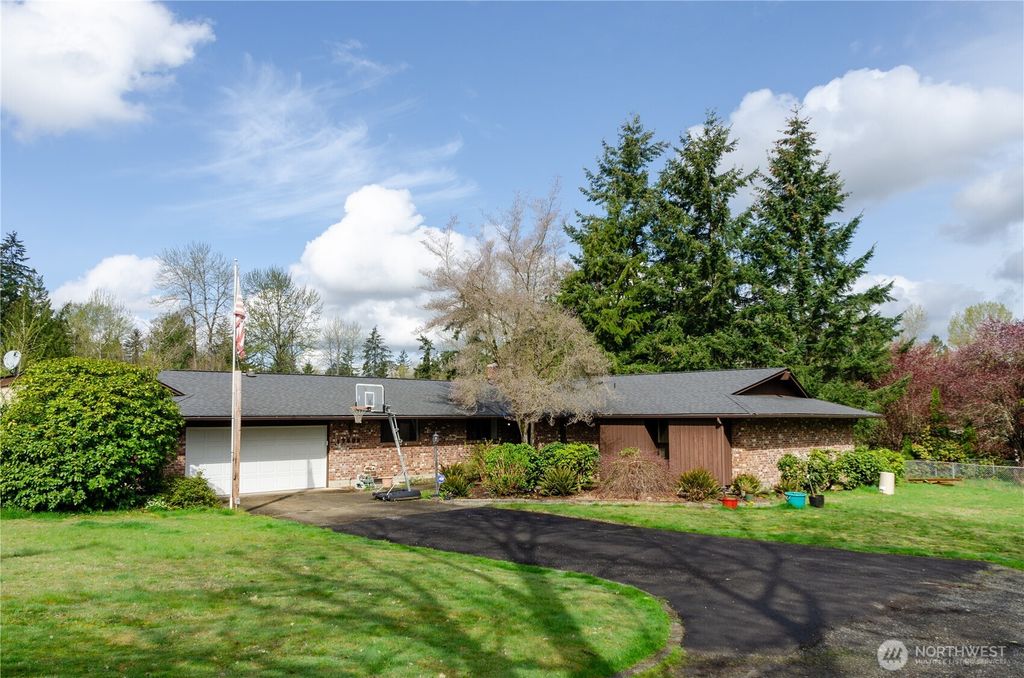 Photo of 17655 122nd Place Pl SE, Renton, WA 98058 (MLS # 2355893)