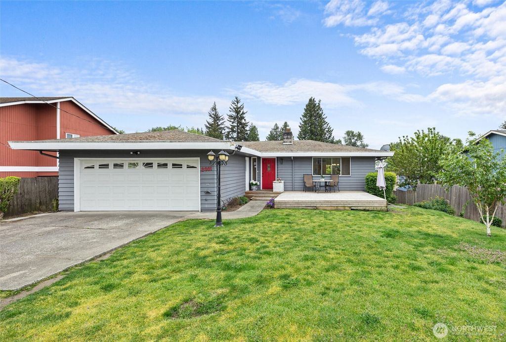 Photo of 2001 NE 12th Street, Renton, WA 98056 (MLS # 2521472)
