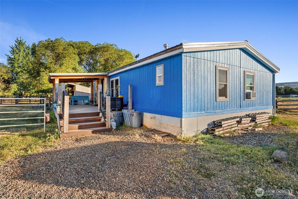 Photo of 12290 Washington Highway 10, Ellensburg, WA 98926 (MLS # 2521523)