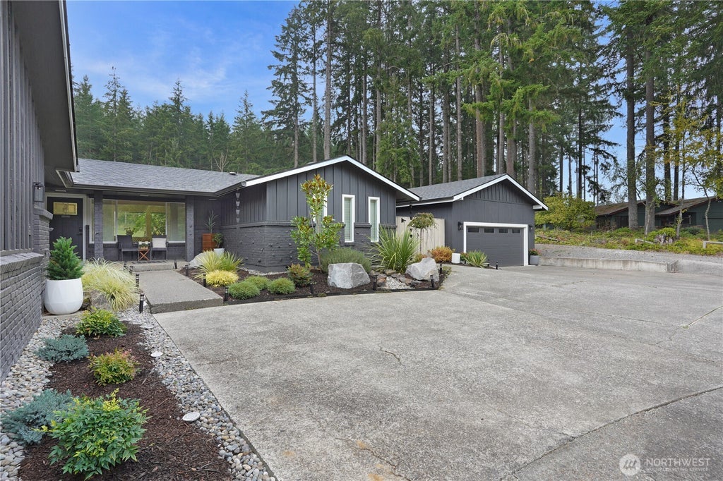 Photo of 127 Fir Drive, Chehalis, WA 98532 (MLS # 2590986)