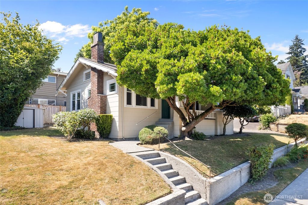 Photo of 307 W Dravus Street, Seattle, WA 98119 (MLS # 2410605)