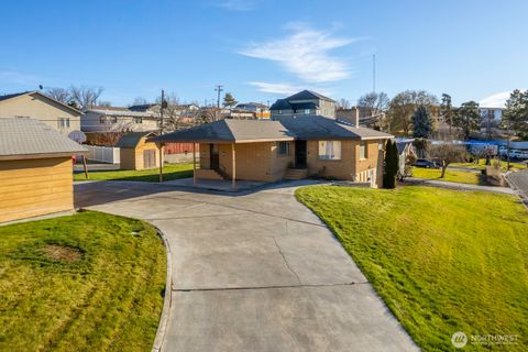 Photo of 1133 Ashley, Moses Lake, WA 98837 (MLS # 2466797)