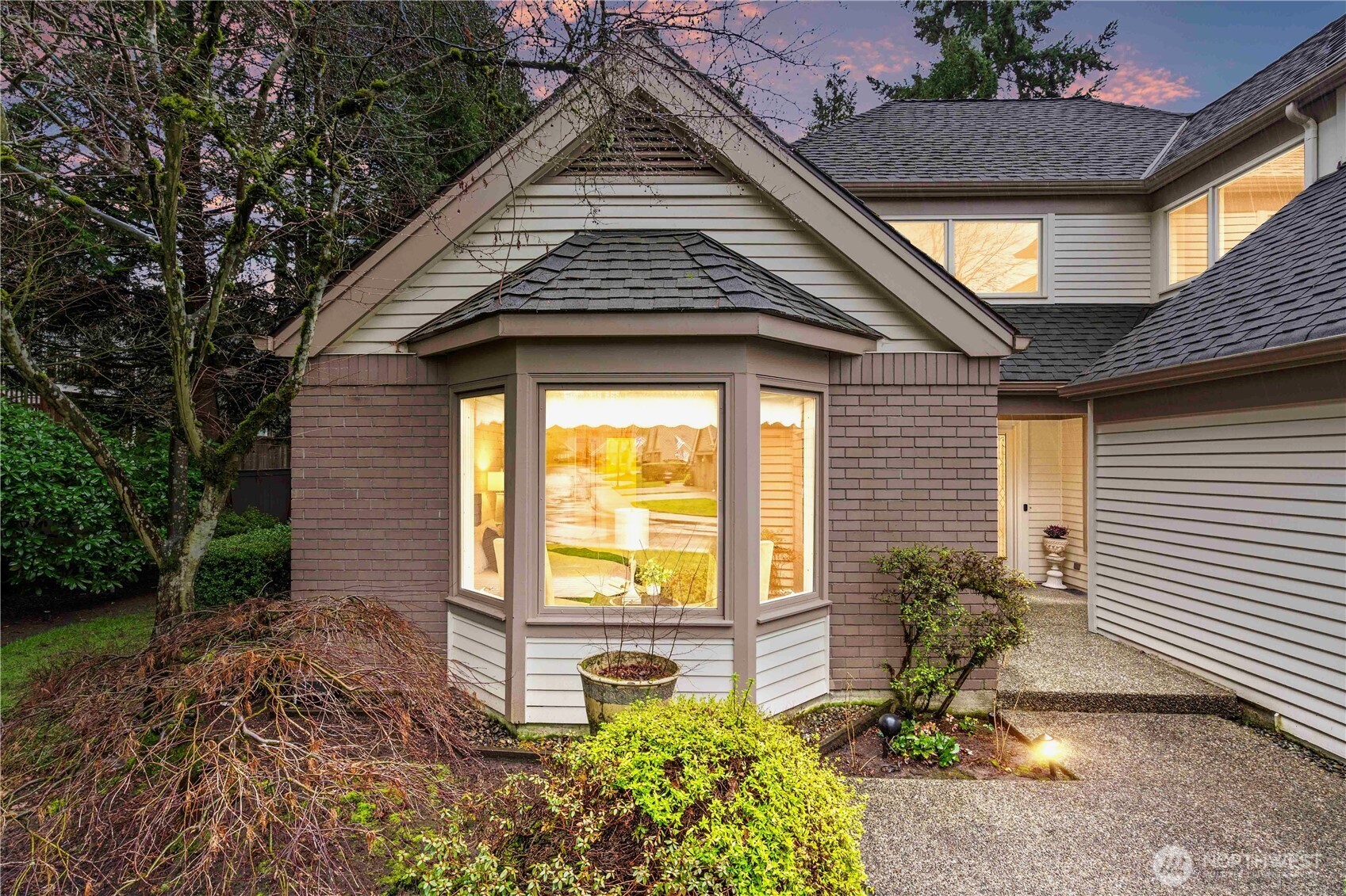 1726 Bellevue Way NE