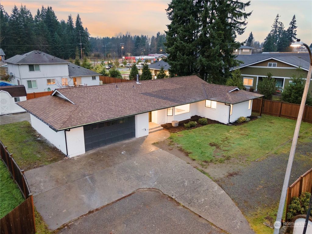 Photo of 4405 109th Place NE, Marysville, WA 98271 (MLS # 2183972)