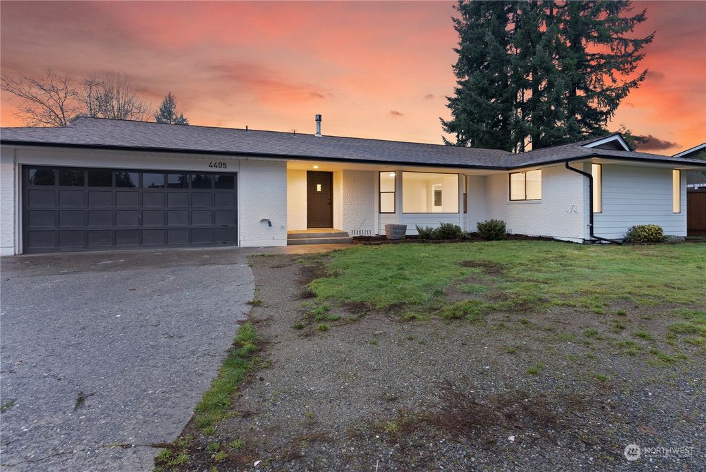 Photo of 4405 109th Place NE, Marysville, WA 98271 (MLS # 2183972)