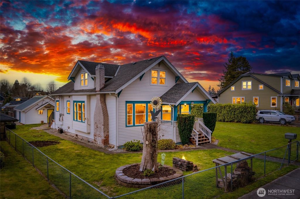 Photo of 1022 Oakes Avenue, Everett, WA 98201 (MLS # 2491351)