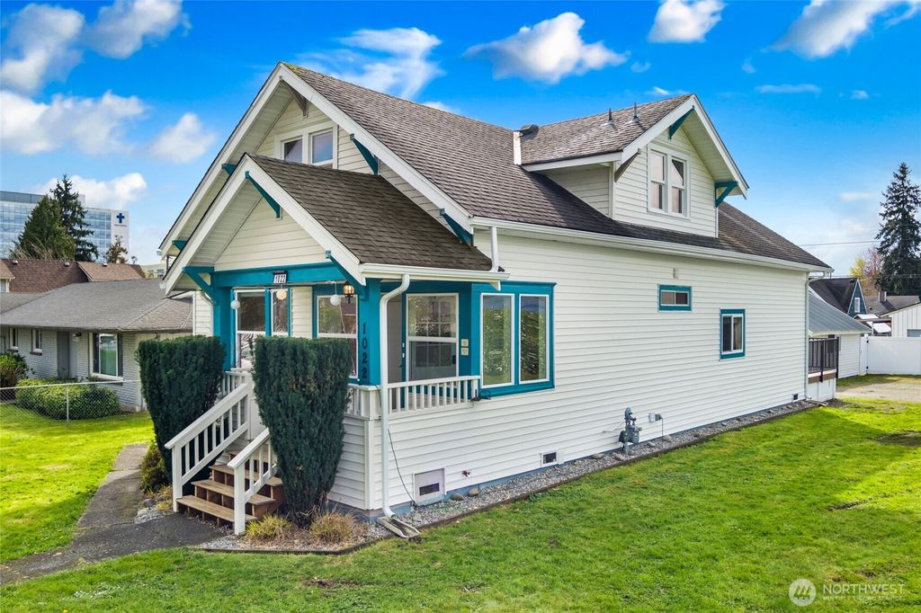 Photo of 1022 Oakes Avenue, Everett, WA 98201 (MLS # 2491351)