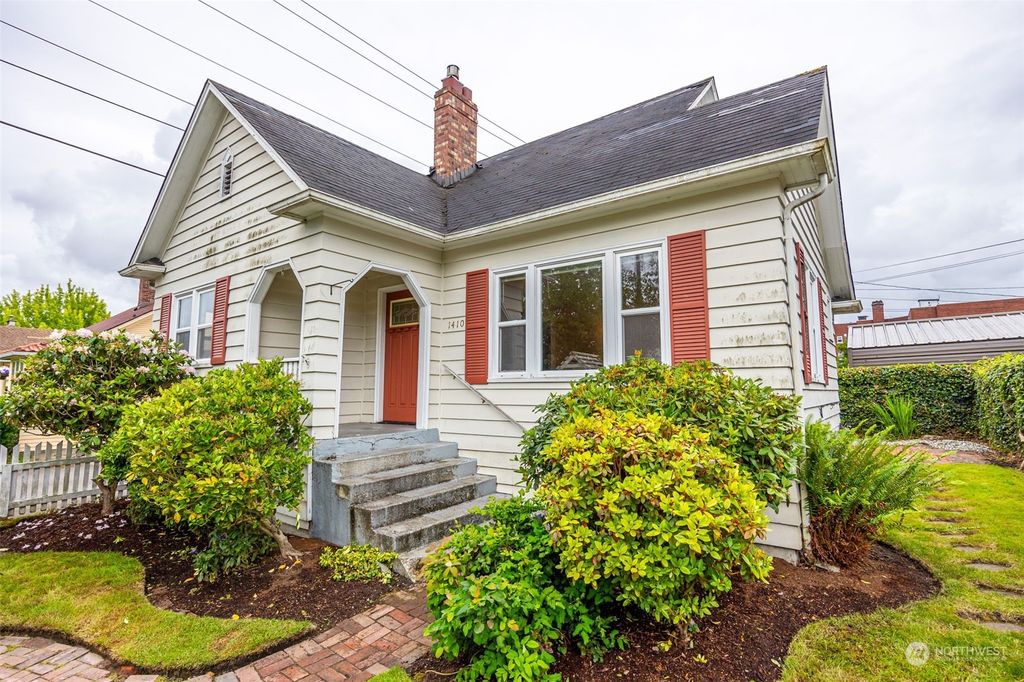 Photo of 1410 20th Street, Everett, WA 98201 (MLS # 2128445)