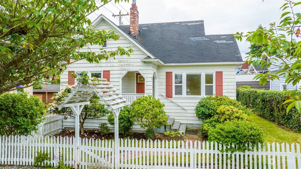 Photo of 1410 20th Street, Everett, WA 98201 (MLS # 2128445)