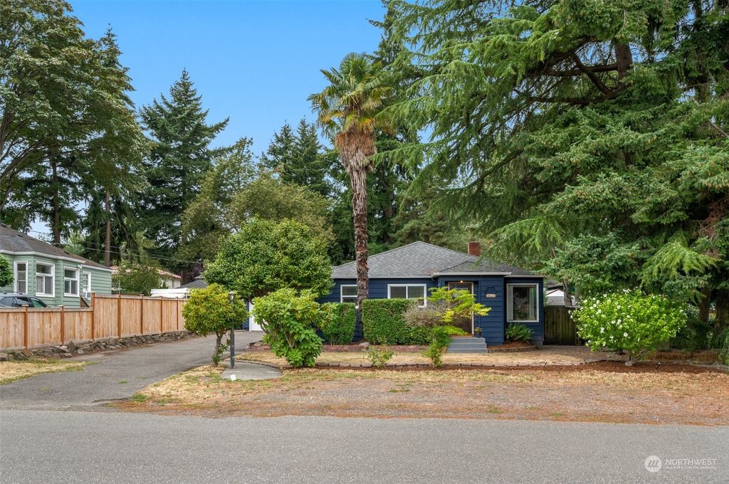 Photo of 10423 2nd Avenue S, Seattle, WA 98168 (MLS # 2280884)