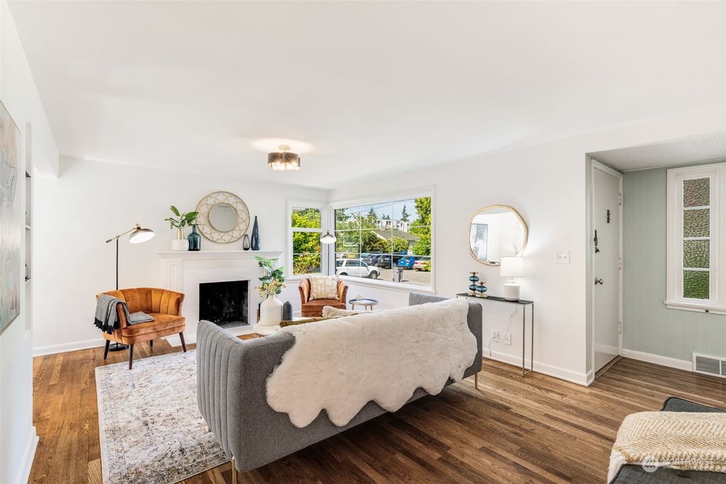 Photo of 13107 Palatine Avenue N, Seattle, WA 98133 (MLS # 2133562)