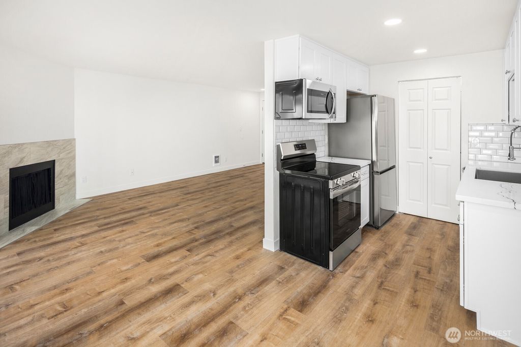 Photo of 2020 Grant Avenue S #B103, Renton, WA 98055 (MLS # 2390647)