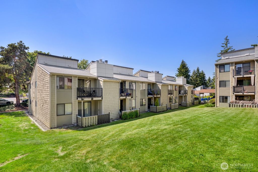 Photo of 2020 Grant Avenue S #B103, Renton, WA 98055 (MLS # 2390647)