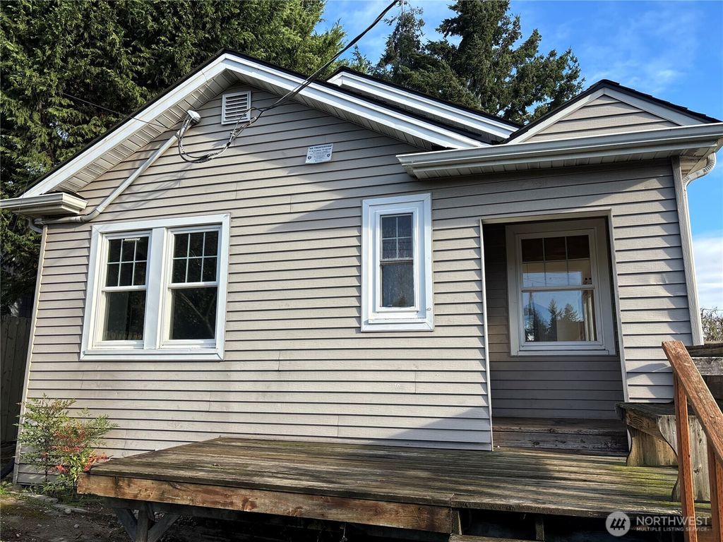 Photo of 4036 35th Avenue SW, Seattle, WA 98126 (MLS # 2462824)