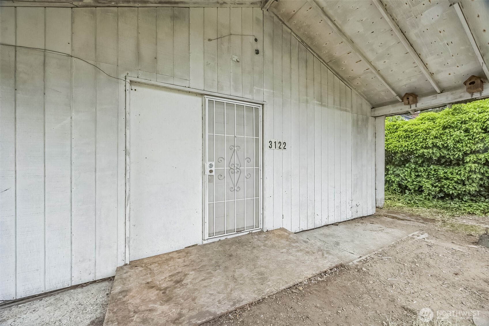 3122 Oas Drive W