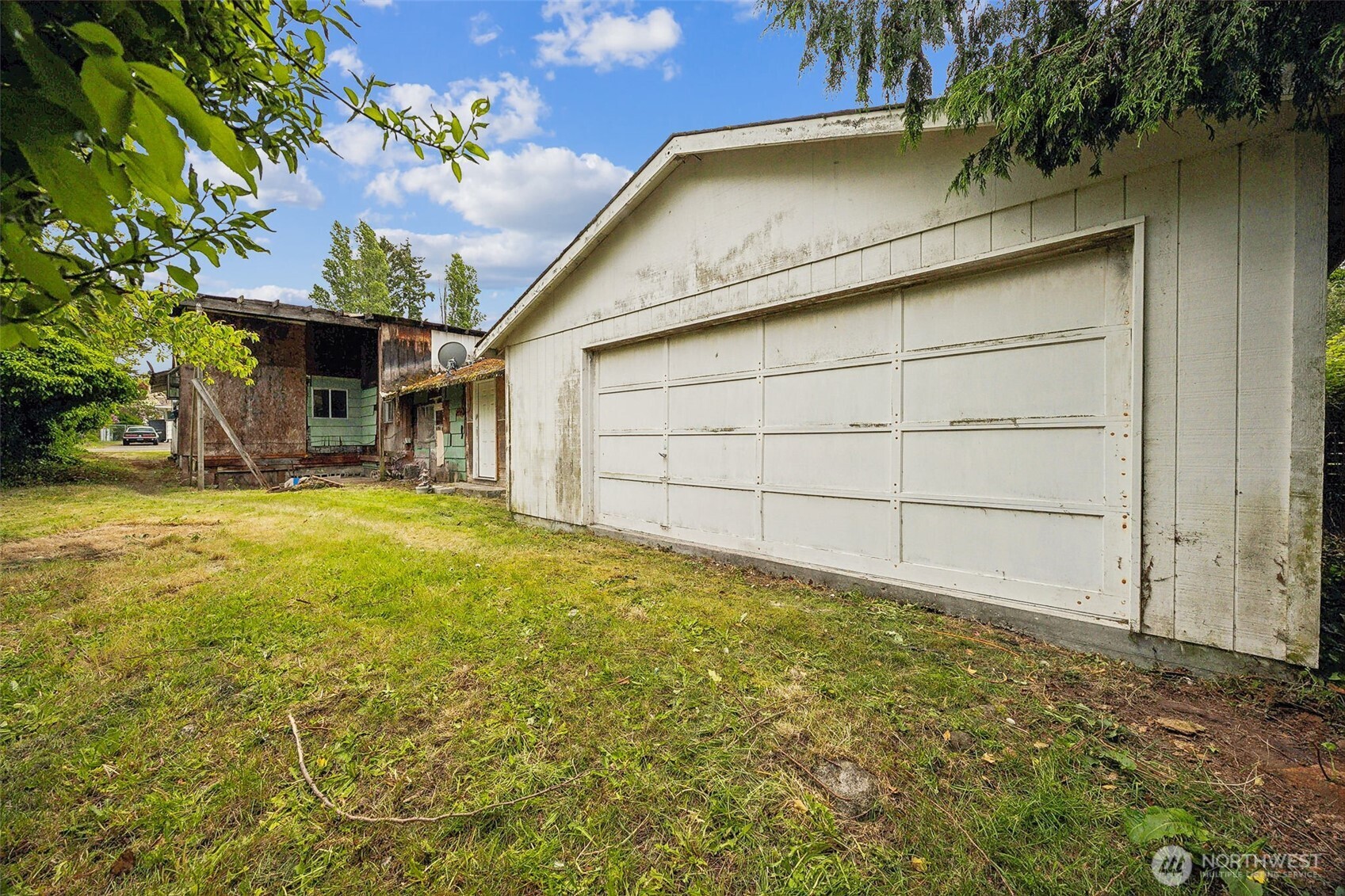 3122 Oas Drive W