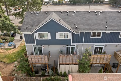 Photo of 334 9th Avenue SE #C11, Puyallup, WA 98372 (MLS # 2411083)