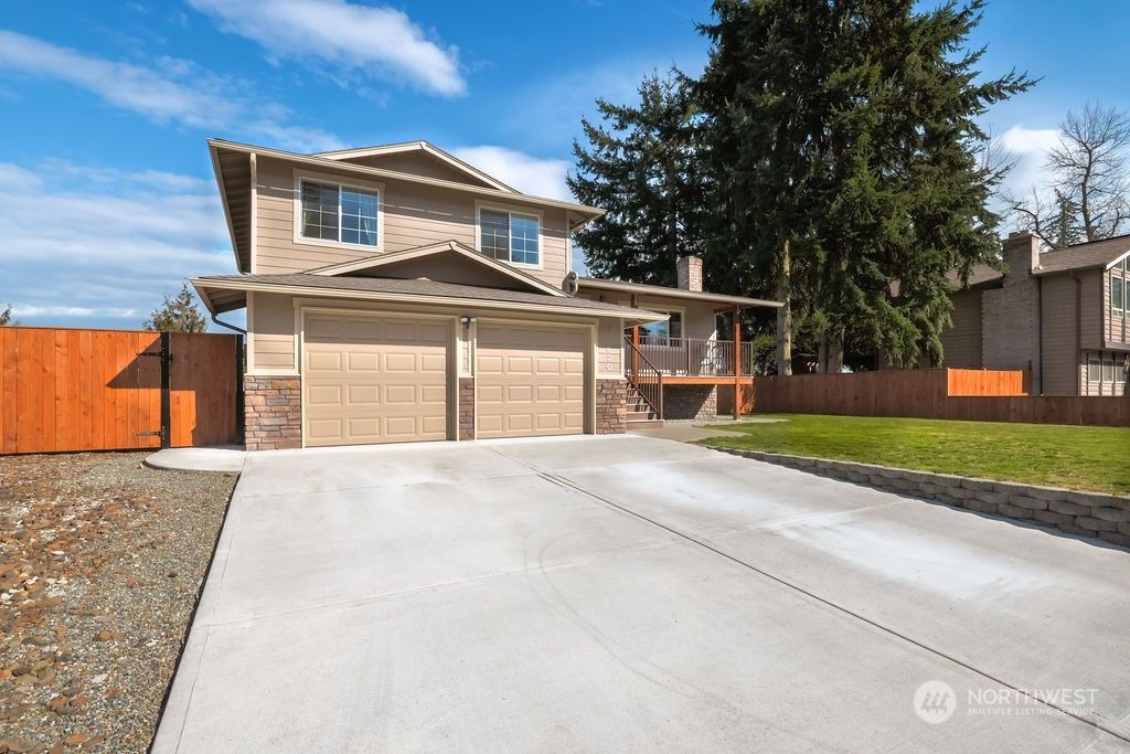 Photo of 31620 122nd Avenue SE, Auburn, WA 98092 (MLS # 2050610)