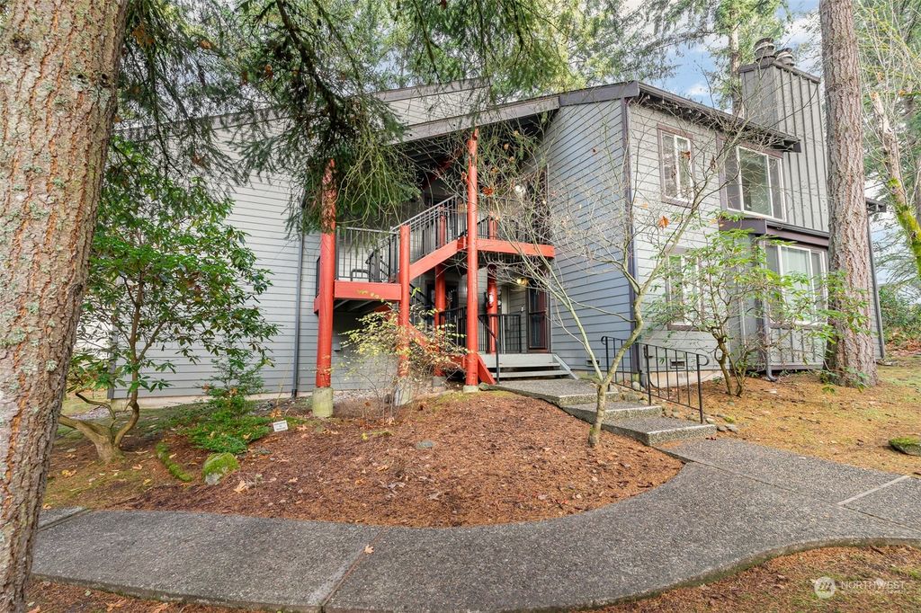 Photo of 14416 NE 30th Place #28D, Bellevue, WA 98007 (MLS # 2180583)