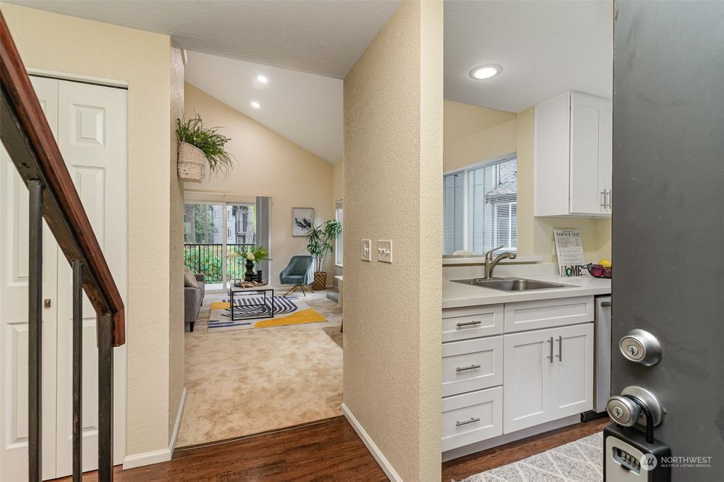 Photo of 14416 NE 30th Place #28D, Bellevue, WA 98007 (MLS # 2180583)