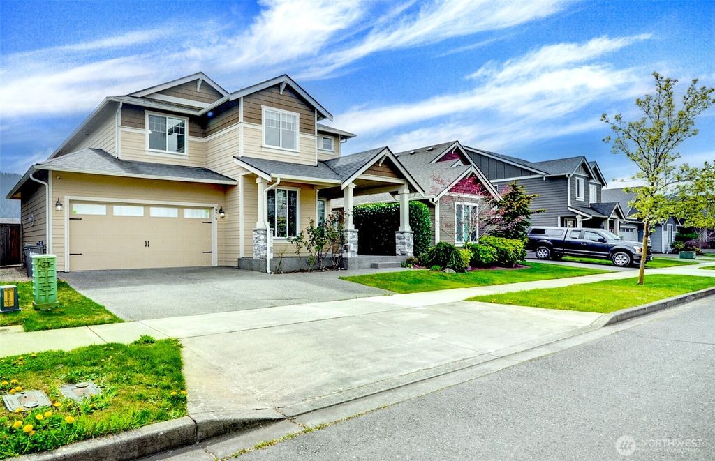 Photo of 474 Sigrist Drive E, Enumclaw, WA 98022 (MLS # 2508674)