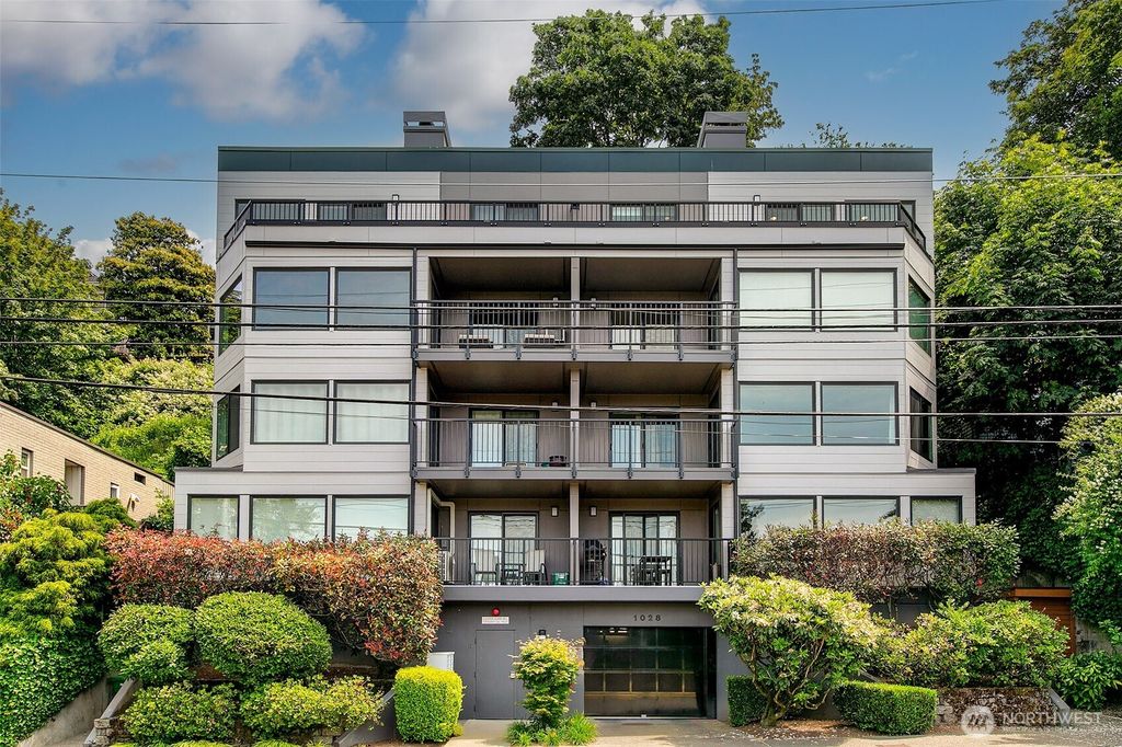 Photo of 1028 Lakeview Boulevard E #8, Seattle, WA 98102 (MLS # 2529888)