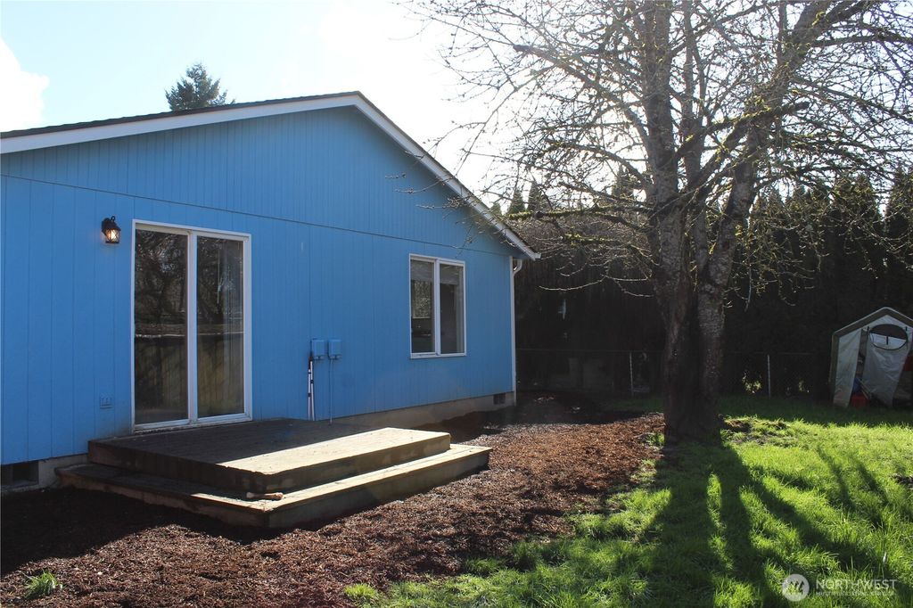 Photo of 1403 N 4th Avenue, Kelso, WA 98626 (MLS # 2498890)