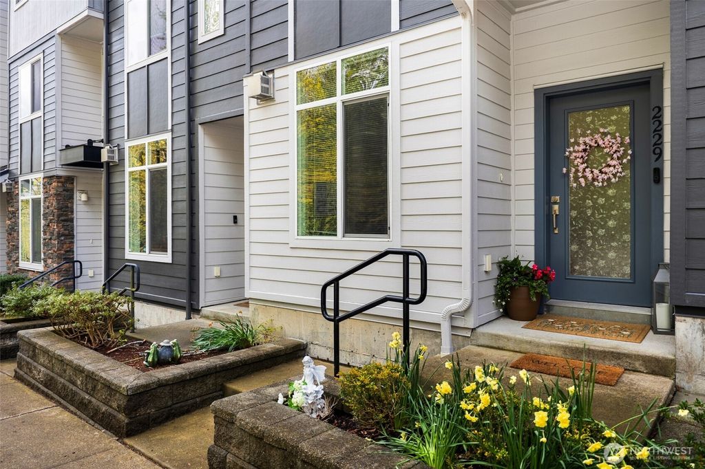 Photo of 2229 NW Talus Dr DR, Issaquah, WA 98027 (MLS # 2493155)