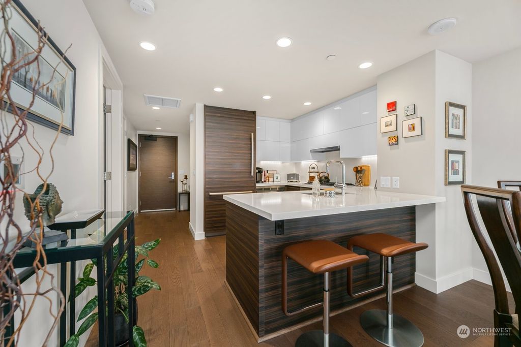 Photo of 583 Battery Street #2807, Seattle, WA 98121 (MLS # 2188237)