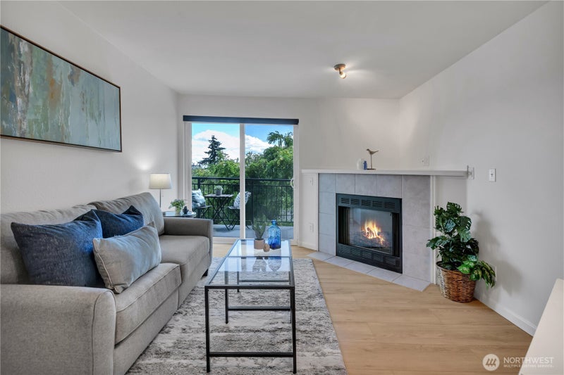 2512 E Madison Street 303