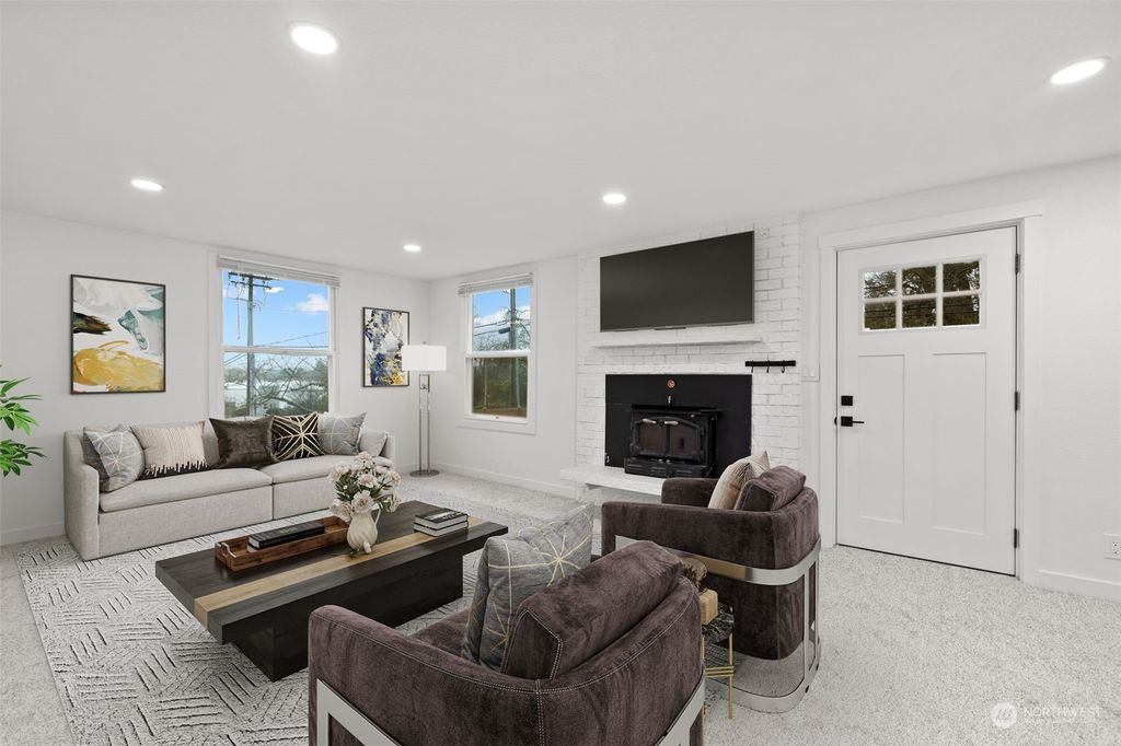 Photo of 2429 S 208th Street, SeaTac, WA 98198 (MLS # 2323281)