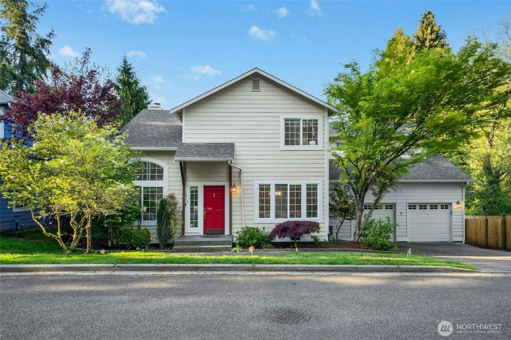 Photo of 12712 NE 88th Lane, Kirkland, WA 98033 (MLS # 2367830)