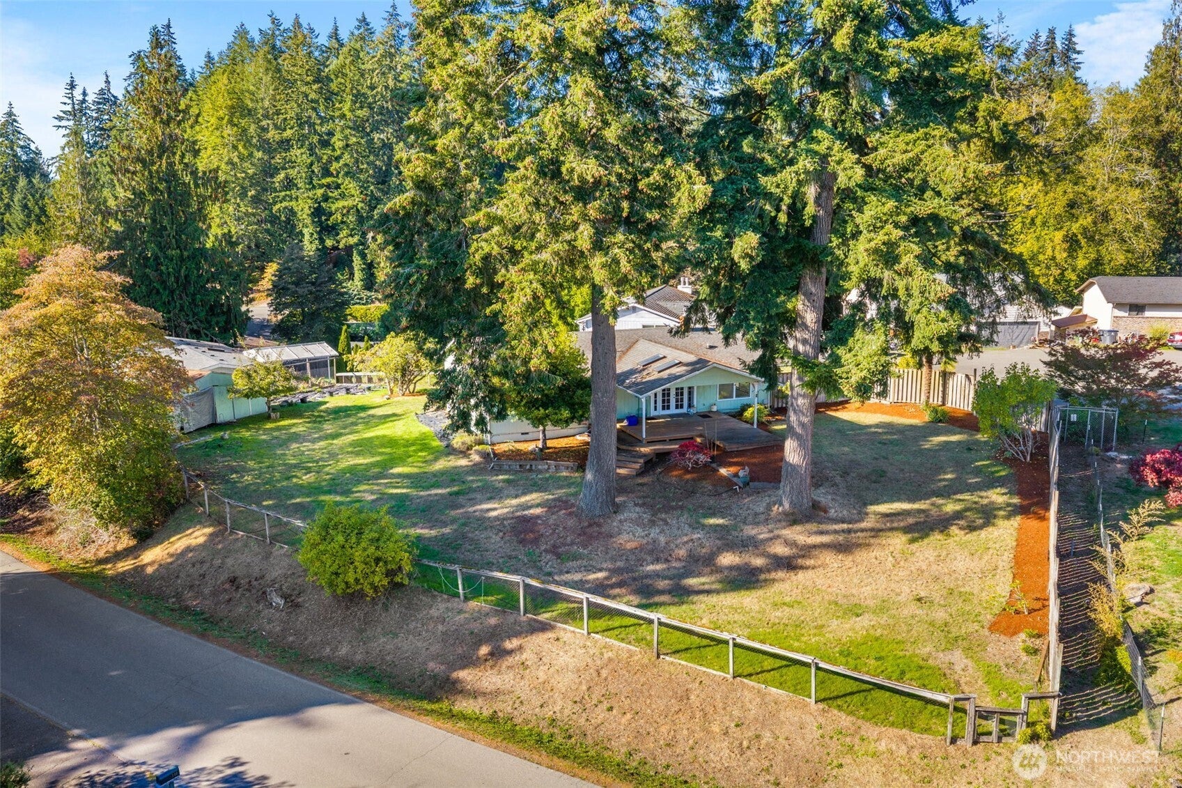 60 SE Holly Place