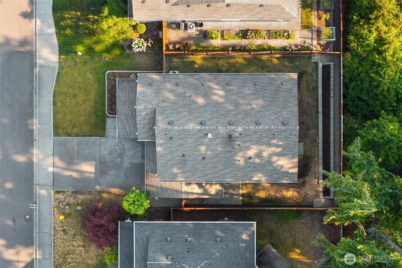 1886 Claret Loop NW