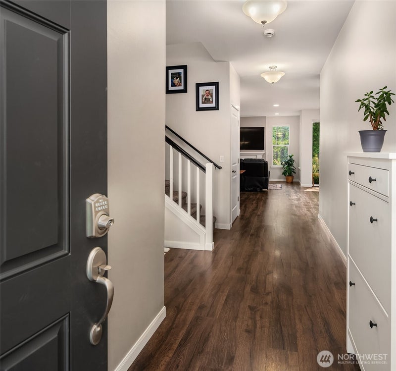 1886 Claret Loop NW