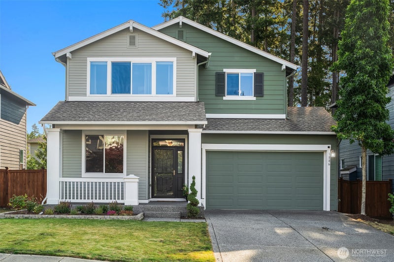 1886 Claret Loop NW