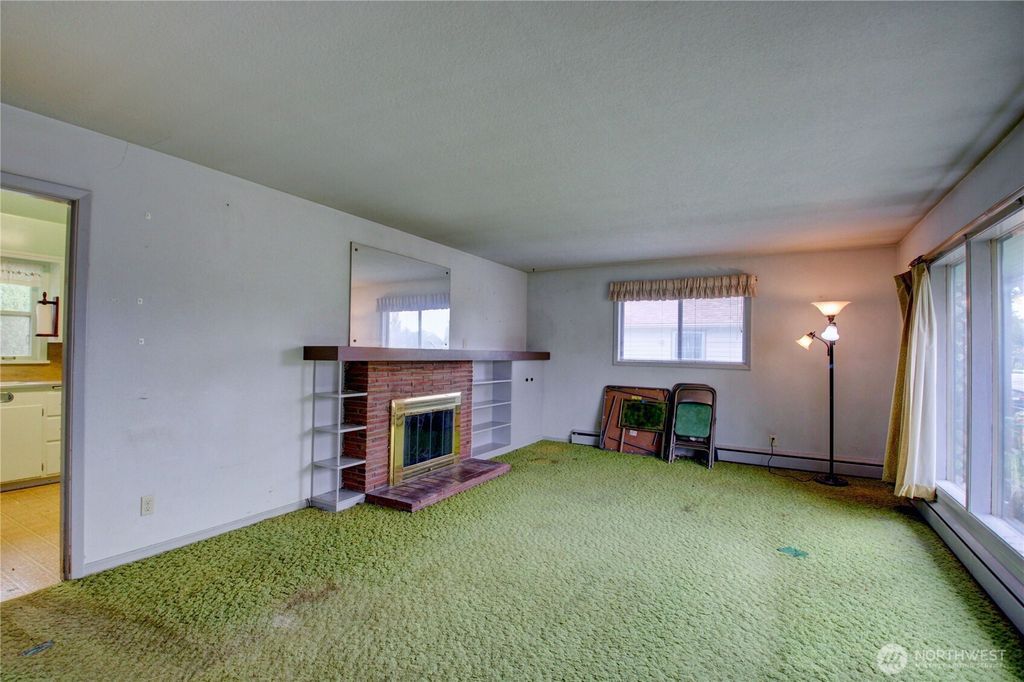 Photo of 1520 Broad Street, Mount Vernon, WA 98274 (MLS # 2441363)