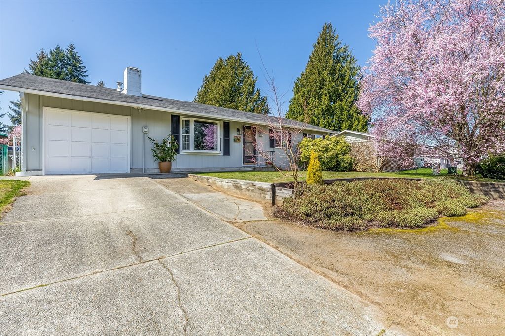 Photo of 29909 21st Avenue S, Federal Way, WA 98003 (MLS # 2052500)