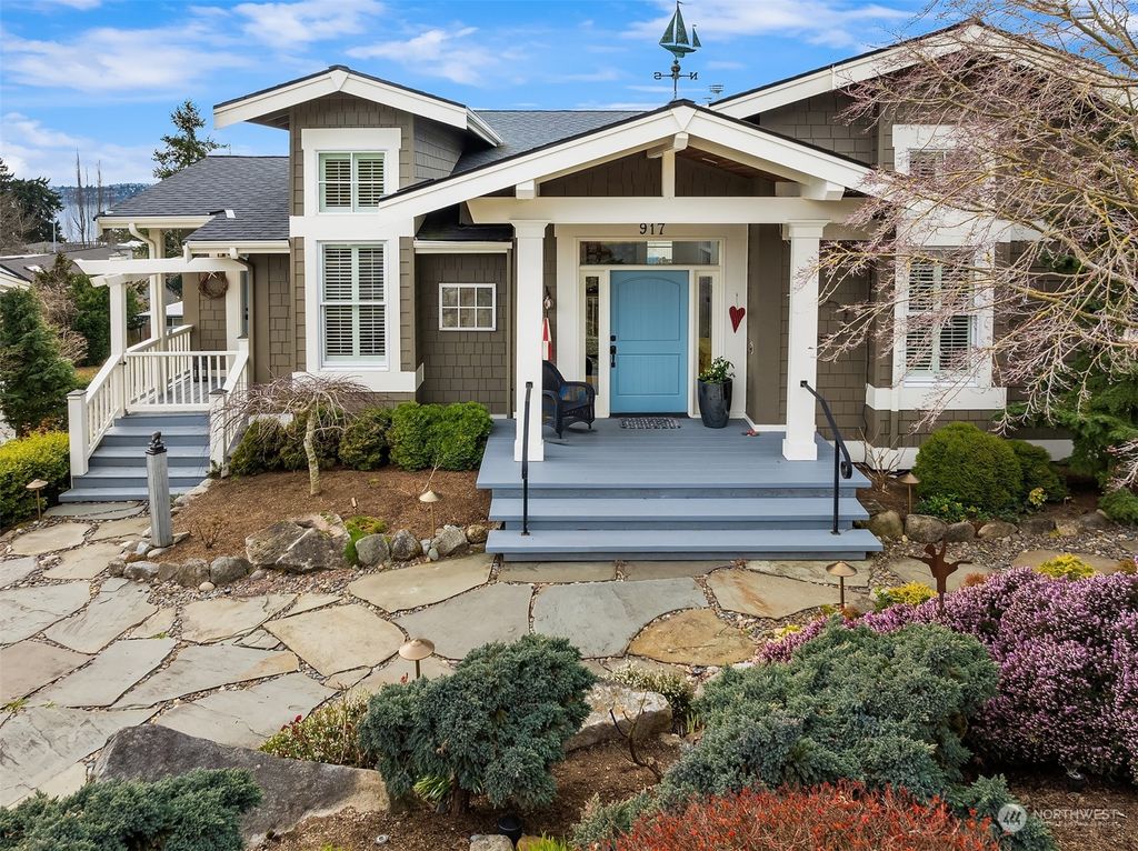 Photo of 917 1st Street, Kirkland, WA 98033 (MLS # 2209650)