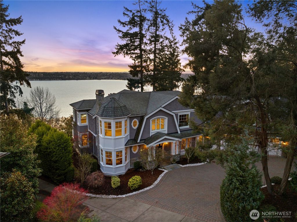 Photo of 8071 West Mercer Way, Mercer Island, WA 98040 (MLS # 2396283)