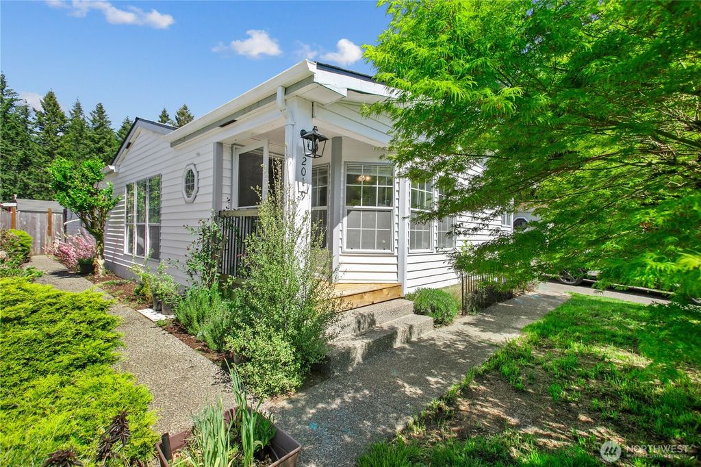 Photo of 2019 SE Richmond Lane, Port Orchard, WA 98367 (MLS # 2510433)