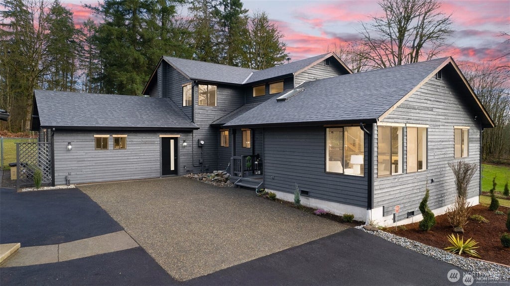 Photo of 20921 SE 159th Street, Renton, WA 98059 (MLS # 2586826)