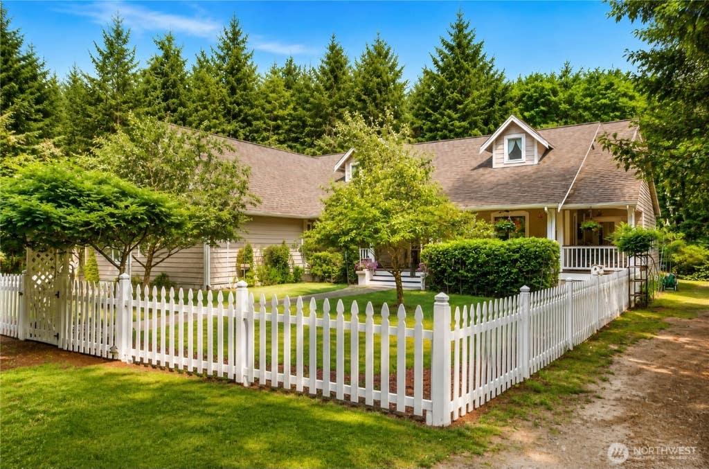 Photo of 351 E Island Shores Road, Shelton, WA 98584 (MLS # 2566290)