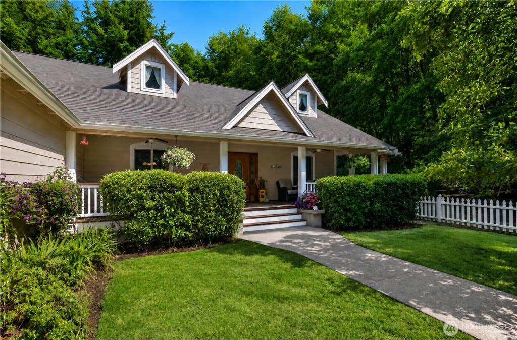 Photo of 351 E Island Shores Road, Shelton, WA 98584 (MLS # 2566290)