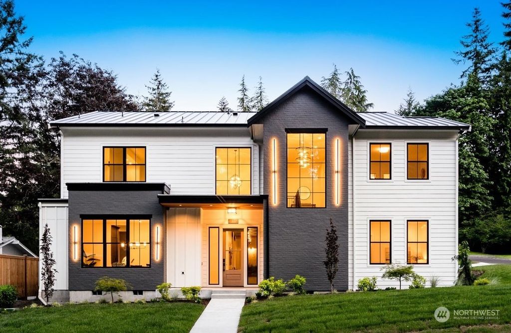 Photo of 3180 127th Avenue NE, Bellevue, WA 98005 (MLS # 2073132)